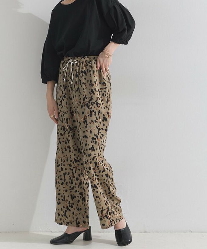 日本 le colis - [人氣款]個性派印花輕盈寬褲-豹紋-卡其