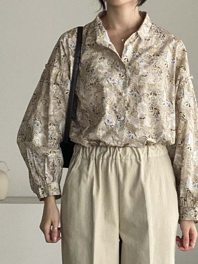 韓國女裝連線 - 花草圖樣翻領拼接長袖襯衫-卡其 (FREE)