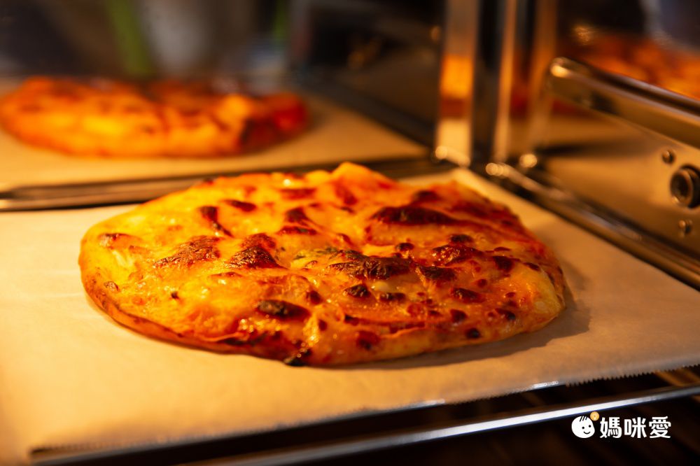 一週賣出一棟101高度！瑪莉屋口袋比薩 回烤5分鐘上桌！