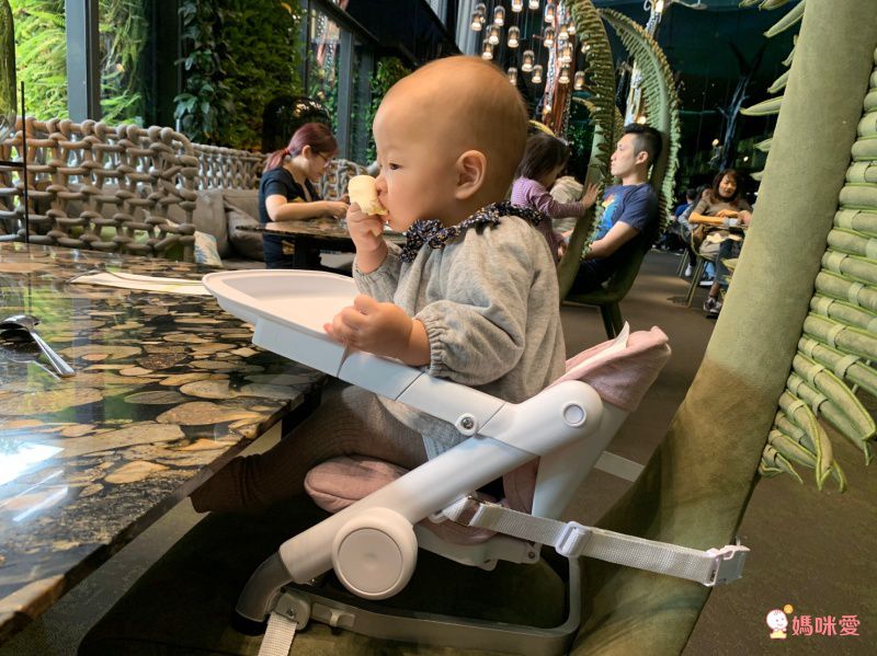 英國 Unilove - Feed Me攜帶式寶寶椅墊-黑糖珍珠黑