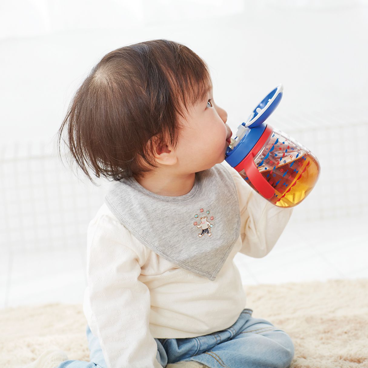 日本 Combi - LakuMug樂可杯第1階段啜飲杯-水杯-簡單生活 (4個月以上)-240ml