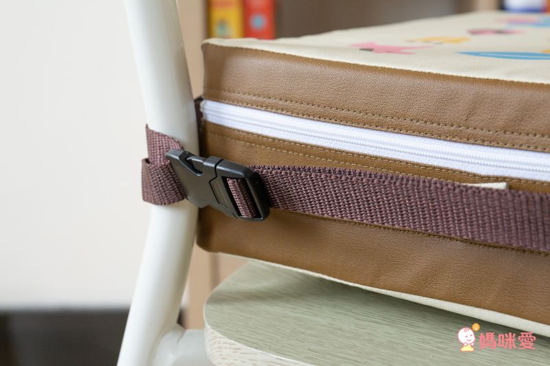 日本兒童增高座墊Ｘ防水圍兜 ★ 用餐更輕鬆！