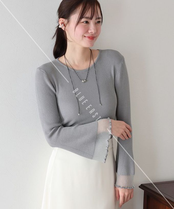 日本 BLUE EAST - 修身羅紋透膚層次喇叭長袖上衣-粉卡其