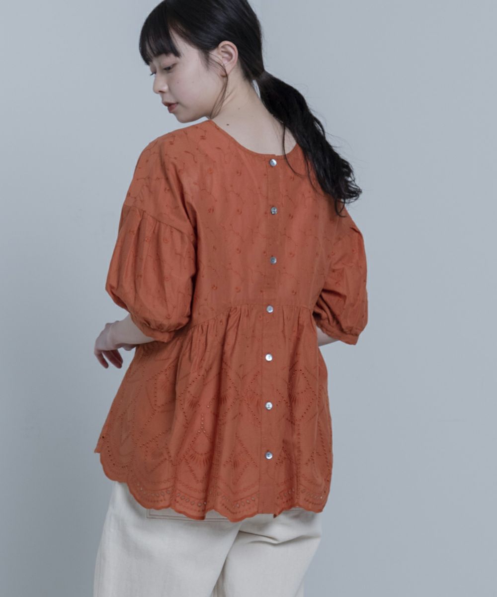日本 Bou Jeloud - 印度棉前後兩穿刺繡雕花五分袖澎澎上衣-橘