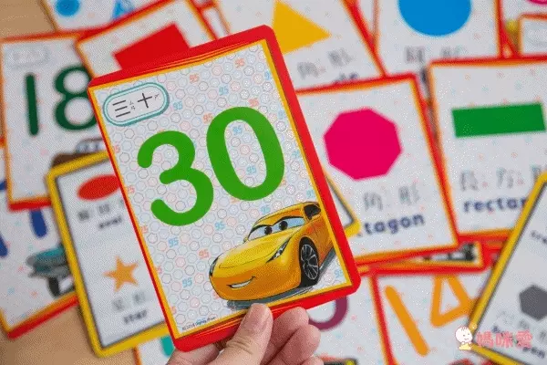 超人氣卡通人物☀迪士尼 / 佩佩豬 / 波力 / 麵包超人☛貼紙書、塗鴉本、拼圖、疊疊樂、飛盤✿多款室內室外好物！