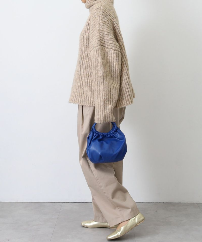 日本 COOCO - 2WAY柔軟皮革豆形手提小包/側背包-淺灰杏 (W14*H20*D12cm)