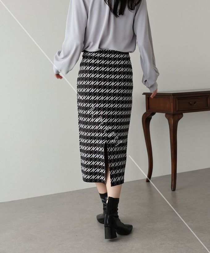 日本 BLUE EAST - 氣質千鳥格針織開叉合身長裙-杏米