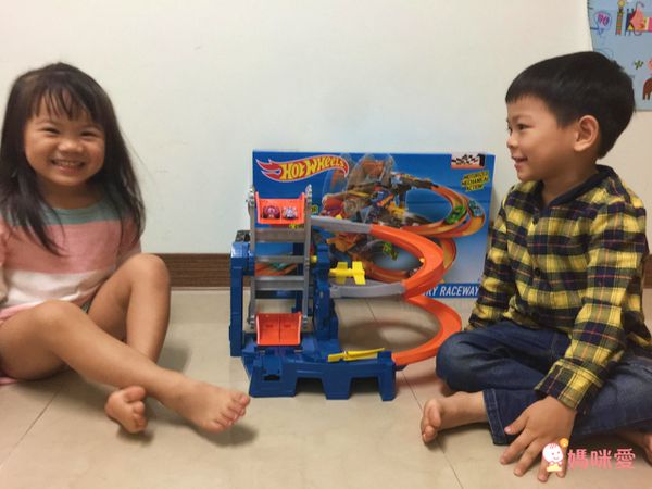 【美國 Hot Wheels 風火輪】❤ 獨家 $199 送攜帶收納盒 ❤ 買越多、送越多！