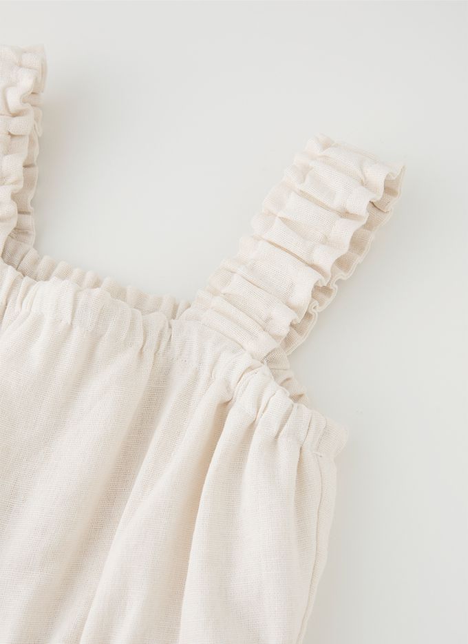 韓國 OZKIZ - 抓皺肩帶棉麻背心連身褲-米白