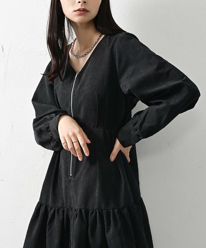 日本 ELENCARE DUE - V領拉鏈桃皮絨優美長袖洋裝-米杏