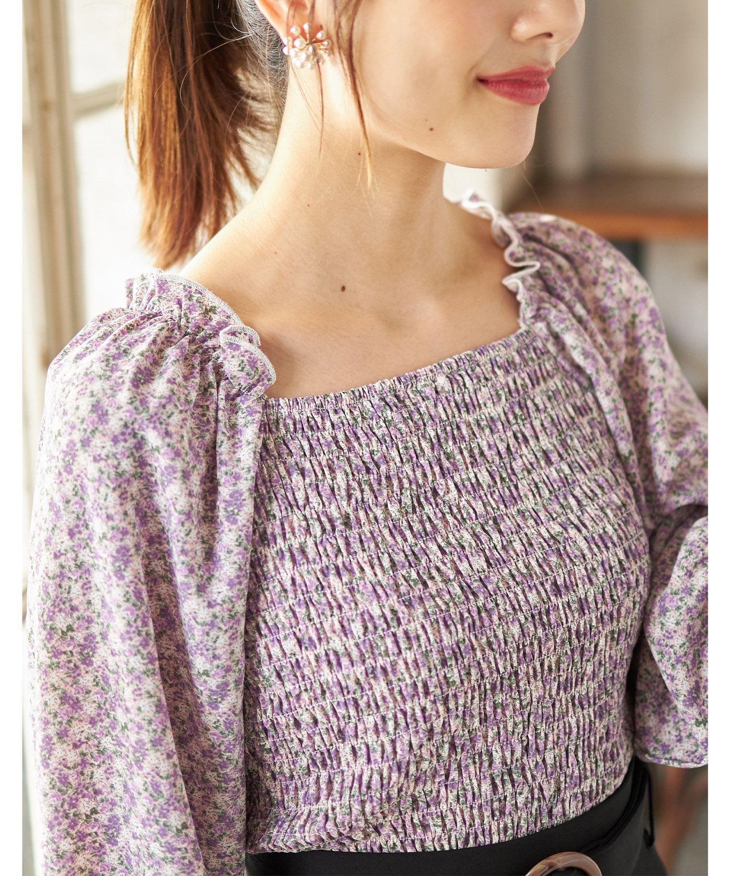 日本 tocco-closet - 歐風碎花方領雪紡上衣-知性黑