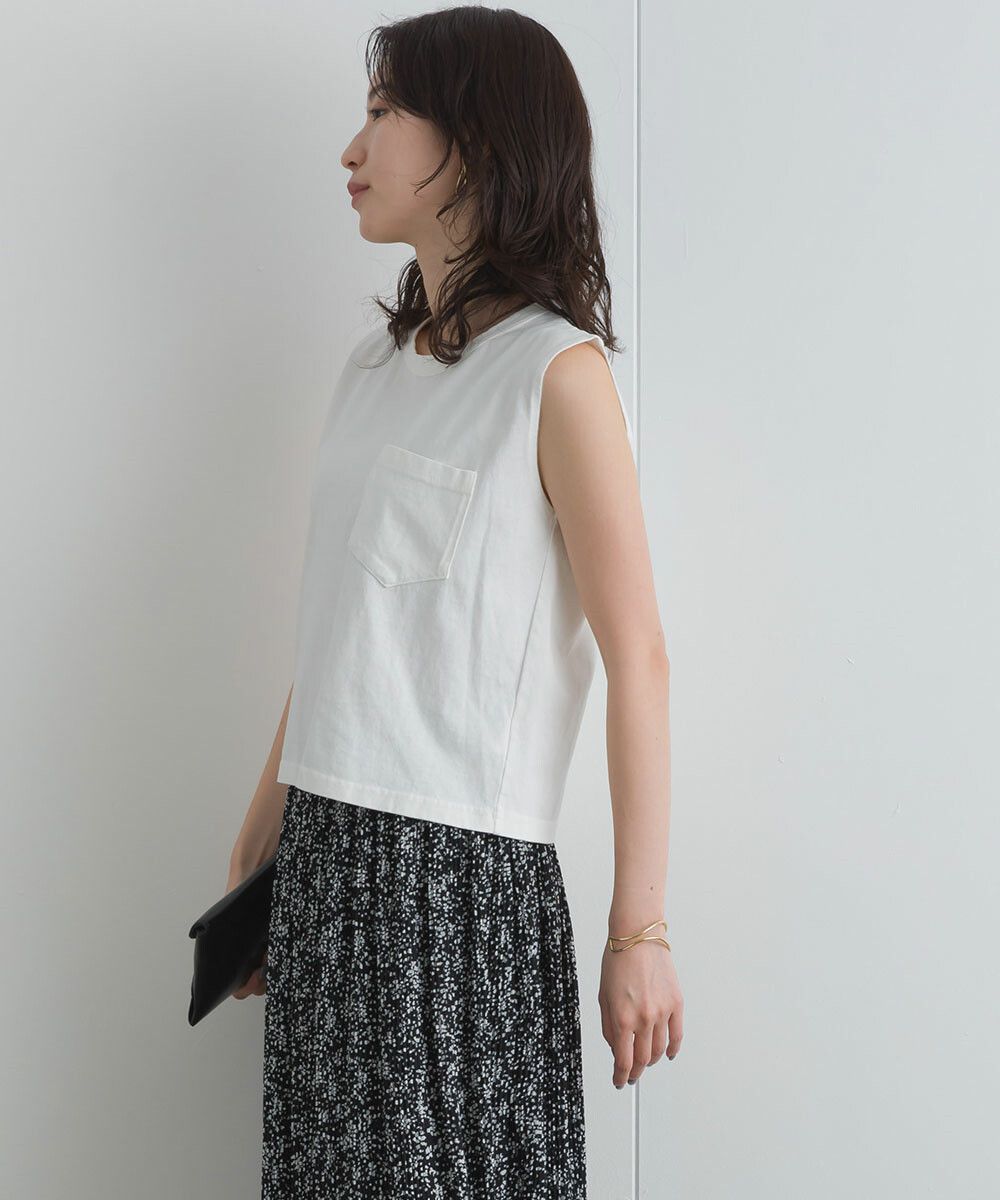 日本女裝代購 - 天竺棉顯瘦剪裁無袖上衣-簡約白