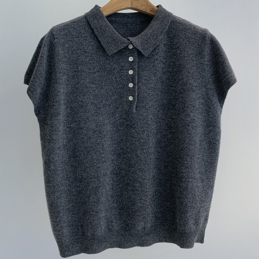 翻領小釦羊毛混織短袖上衣-深灰 (FREE)