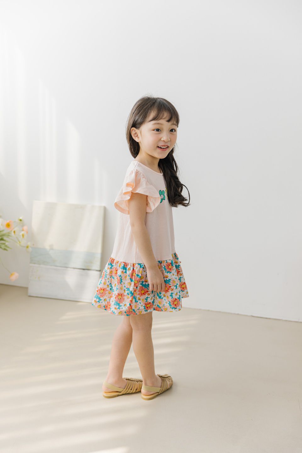 韓國 Orange Mom - 荷葉袖三朵花拼接洋裝-粉紅