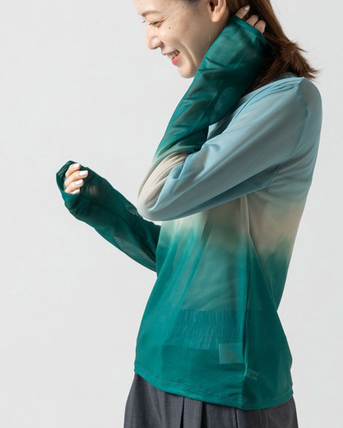 日本 gleam - 唯美漸層透膚圓領長袖上衣-杏x煙燻綠