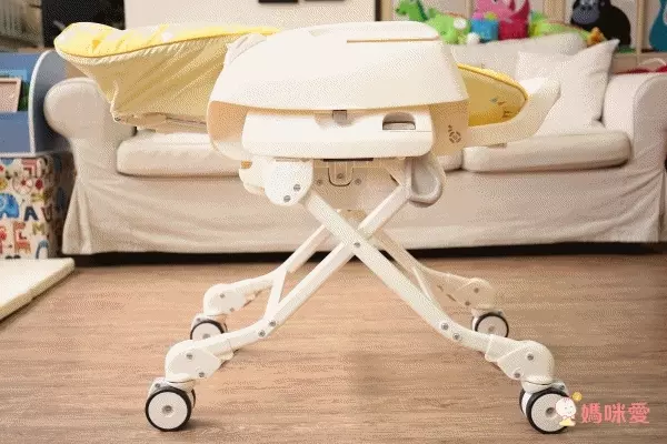日本Combi Joy EF歡樂馬戲團 安撫餐椅搖床