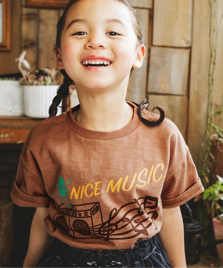 日本 BREEZE - 童趣音樂印花短袖上衣-向日葵黑膠-白