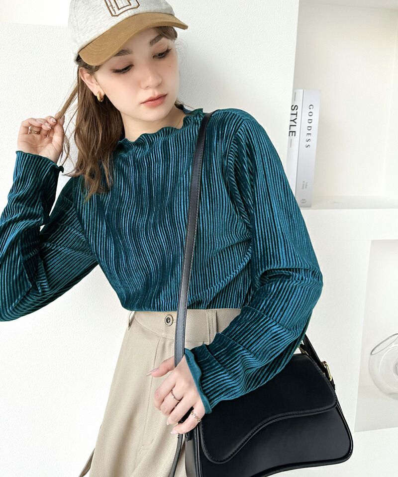 日本 Classical Elf - 光澤感木耳領百搭長袖上衣-黑