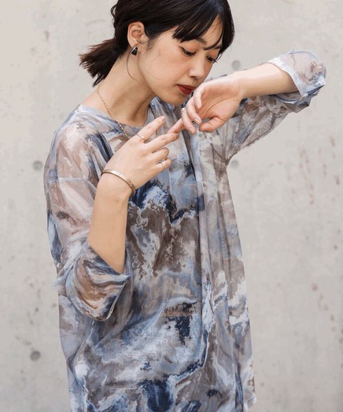 日本 Bab - 雲彩風格透膚美型長袖上衣-藍系