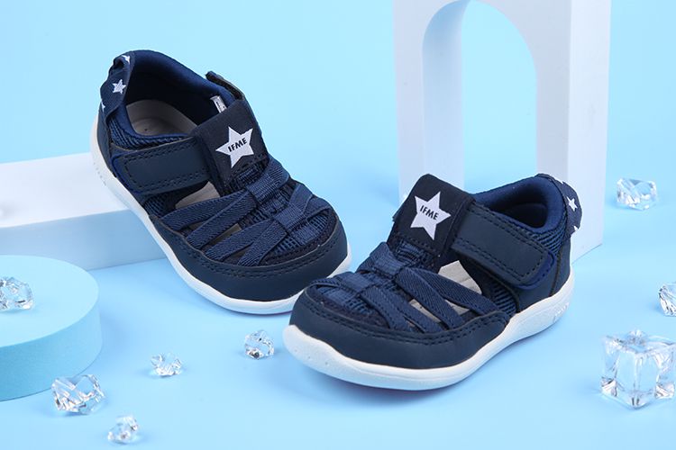 日本IFME - 海軍藍色星星寶寶機能水涼鞋-深藍色