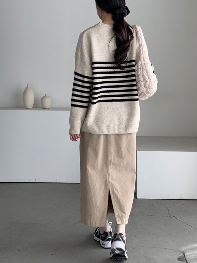 韓國女裝連線 - 條紋點綴寬鬆版型針織上衣-燕麥杏 (FREE)