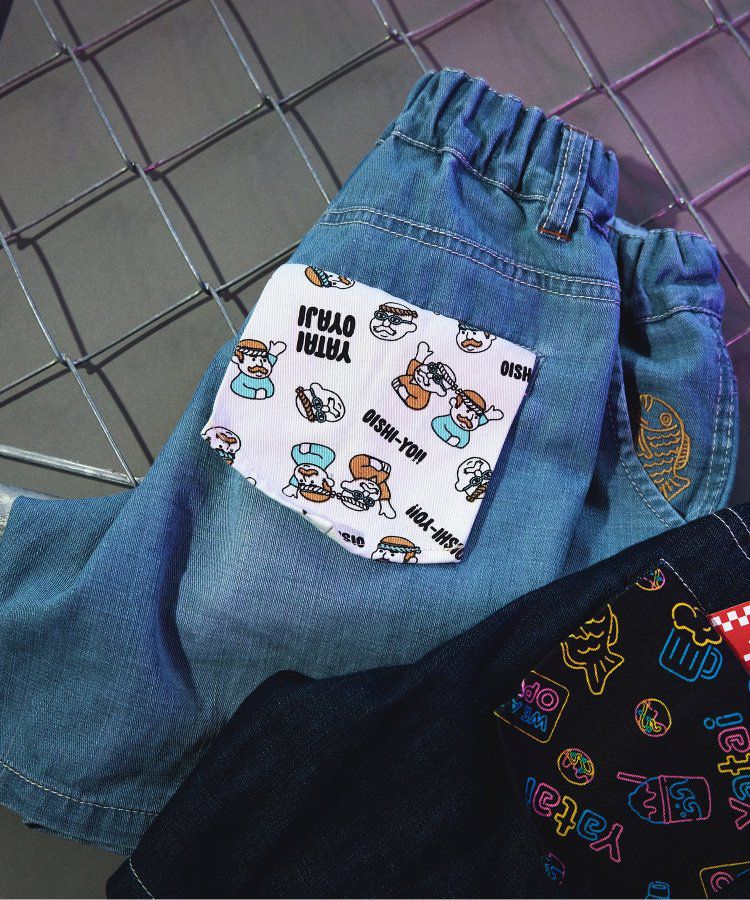 日本 BREEZE - 夏日祭典逗趣刺繡手巾牛仔短褲-幽默師匠-淺藍