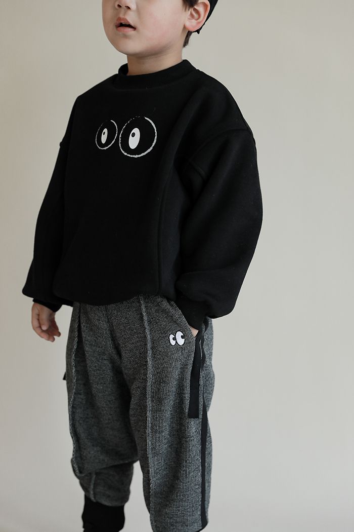 TONGMO - (加絨)圓領長袖上衣/大學T-大眼睛-黑色