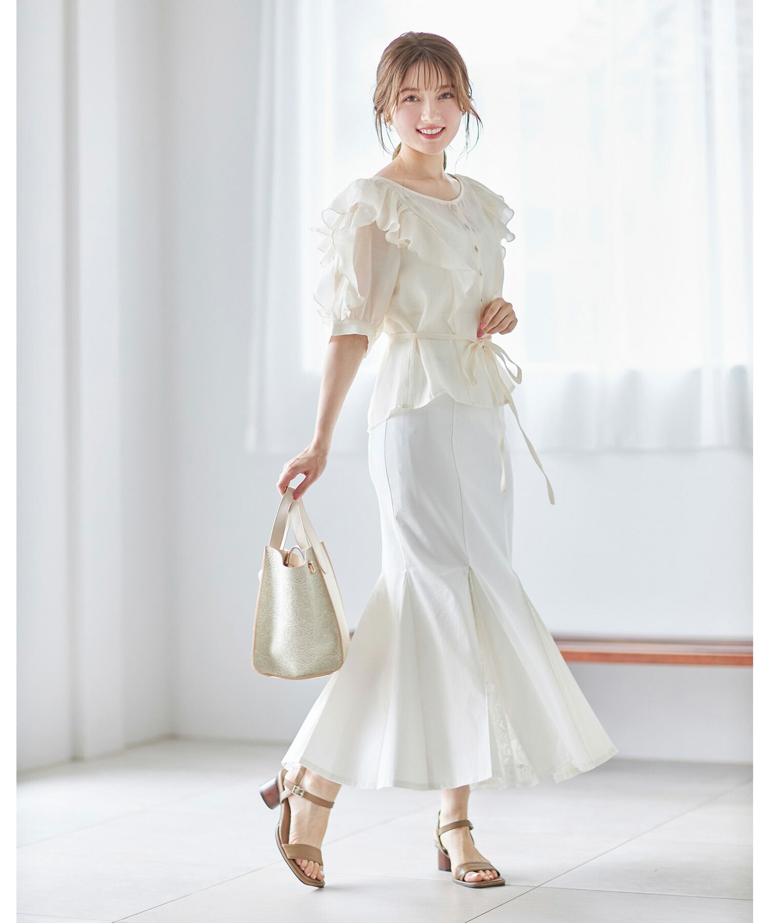 日本 tocco-closet - 優雅光澤感綁帶短袖上衣-星塵粉