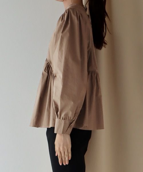 日本 BLUE EAST - 美背綁帶抓皺澎澎長袖上衣-白