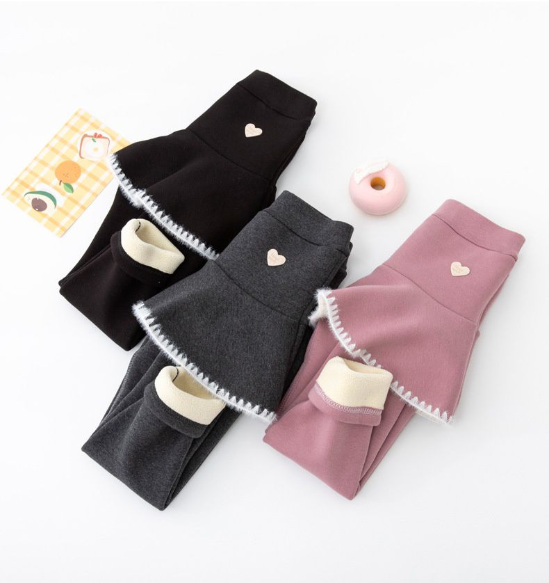 FANMOU - 加絨加厚保暖內搭褲裙-小小愛心-黑色