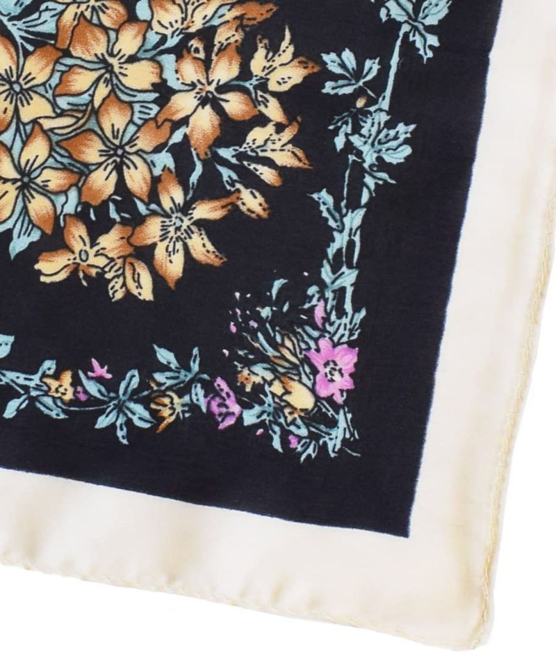 日本 zootie - 歐風質感時尚絲巾-植物圖鑑-黑x杏