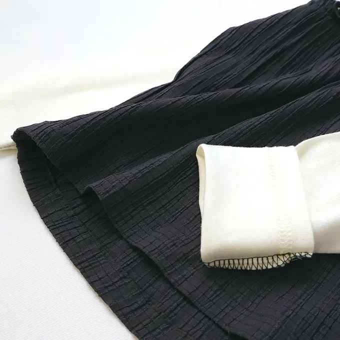 日本 ZOOLAND - 假二件典雅緹花長袖上衣-櫻桃刺繡-炭灰