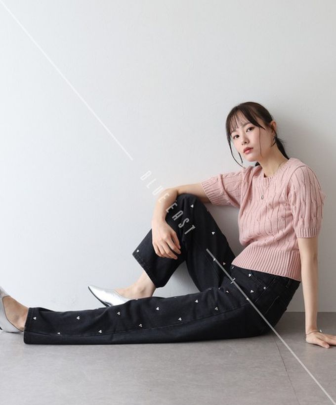 日本 BLUE EAST - 滿版愛心鉚釘高腰丹寧寬褲-淺藍