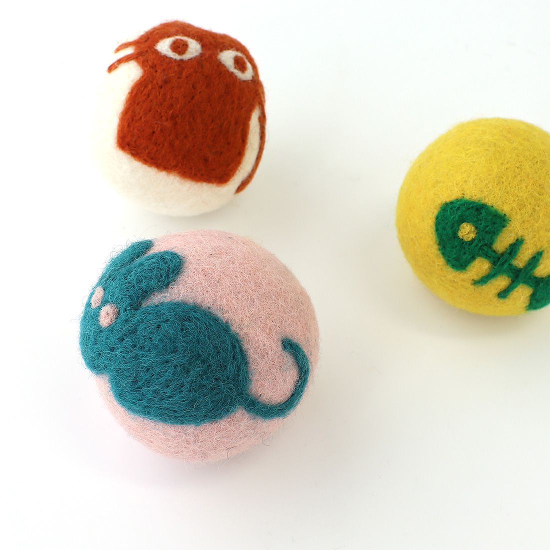 日本 TOMO - 100%尼泊爾羊毛烘衣球(3入組)-招財貓+不倒翁+幸運貓 (約φ6cm)