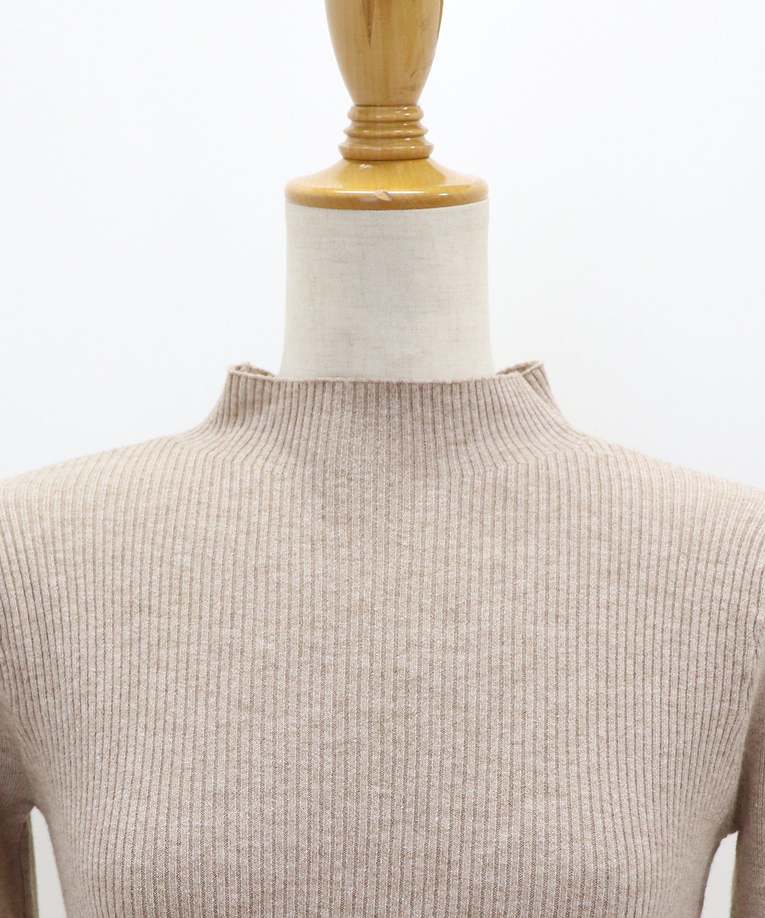 日本 BLUE EAST - 甜美彈性羅紋泡泡袖上衣-咖啡