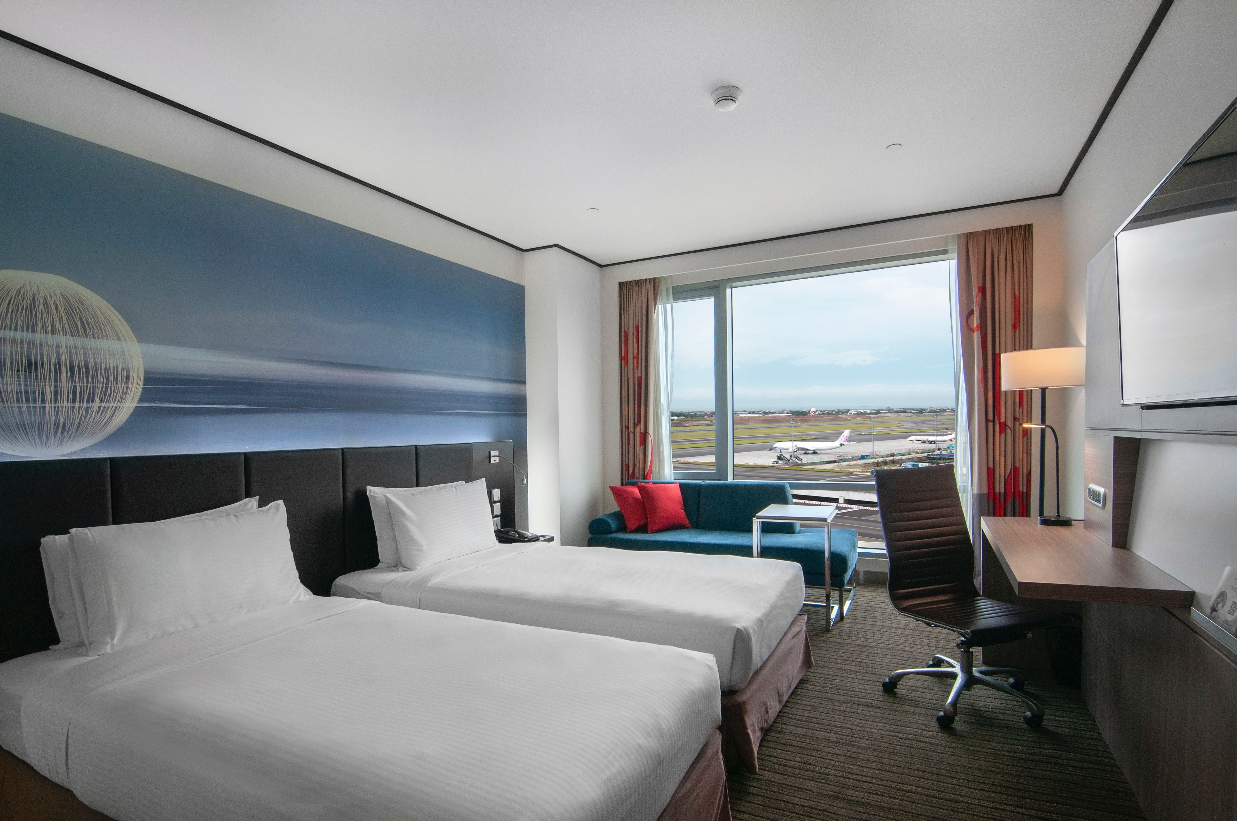 飛機控必追✈【台北諾富特華航桃園機場】二大一小一幼