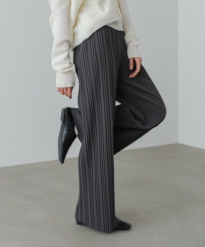 日本 Bab - 光澤修身細百褶舒適長褲-黑