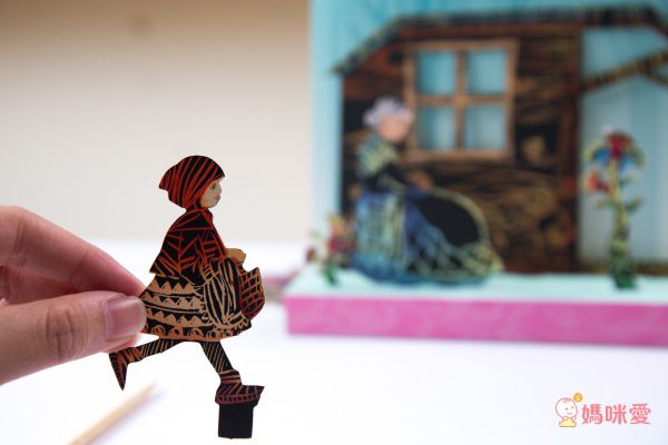 韓國 AMOS - 創意刮畫說故事-小紅帽