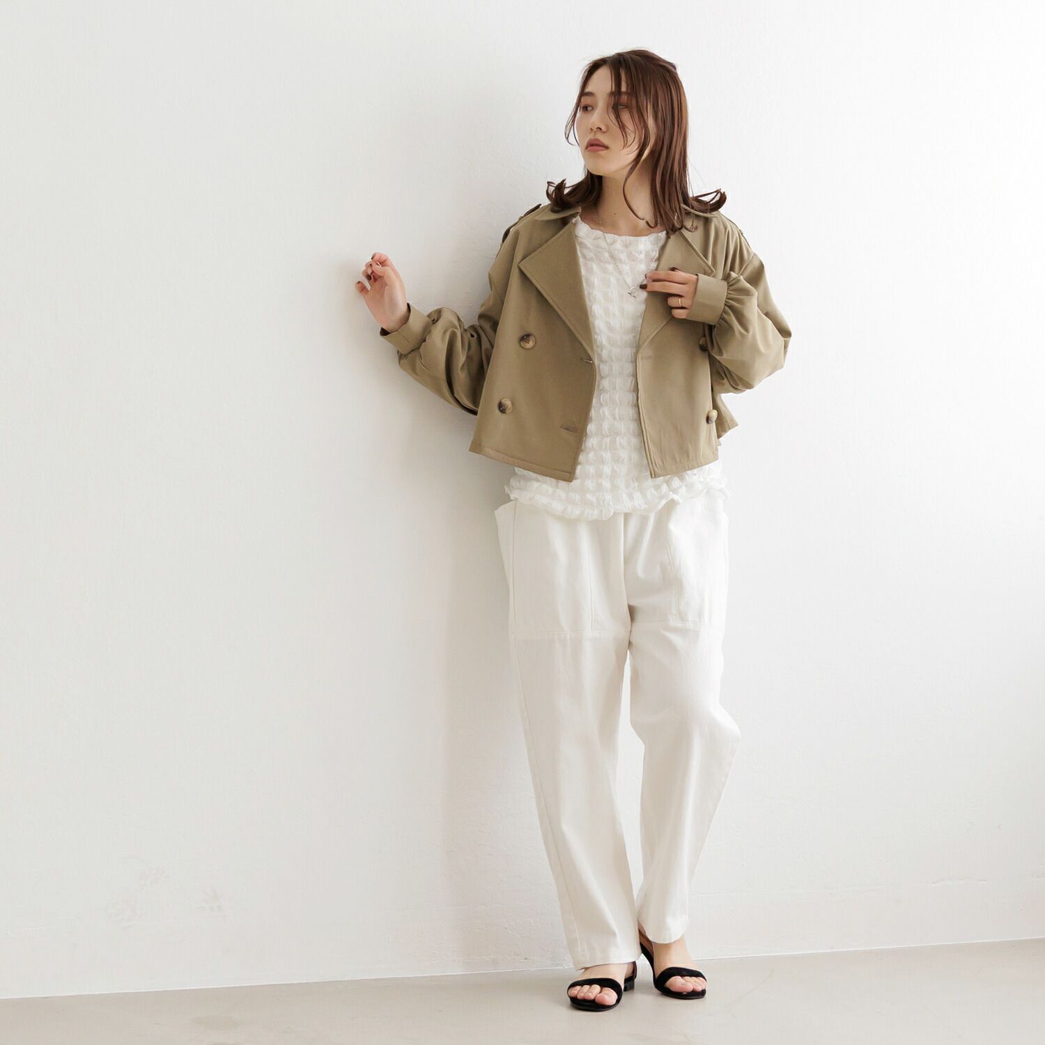 日本 ihuu - 肩緞帶騎士風短版風衣外套-淺軍綠