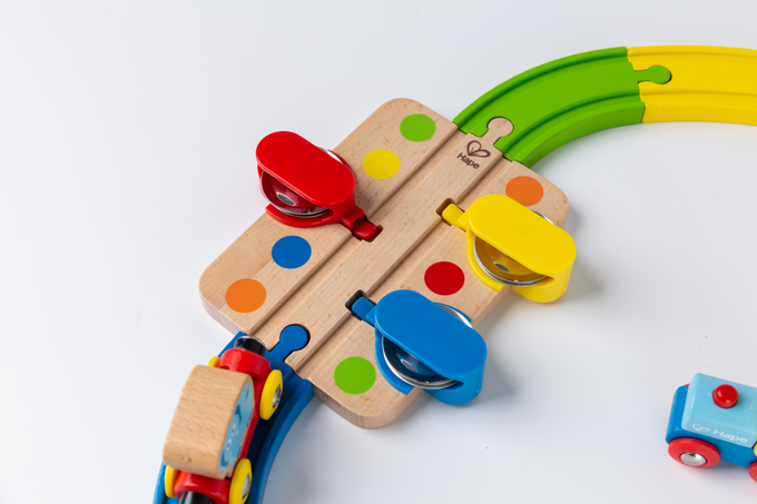 德國 Hape - 彩虹音樂木製軌道玩具