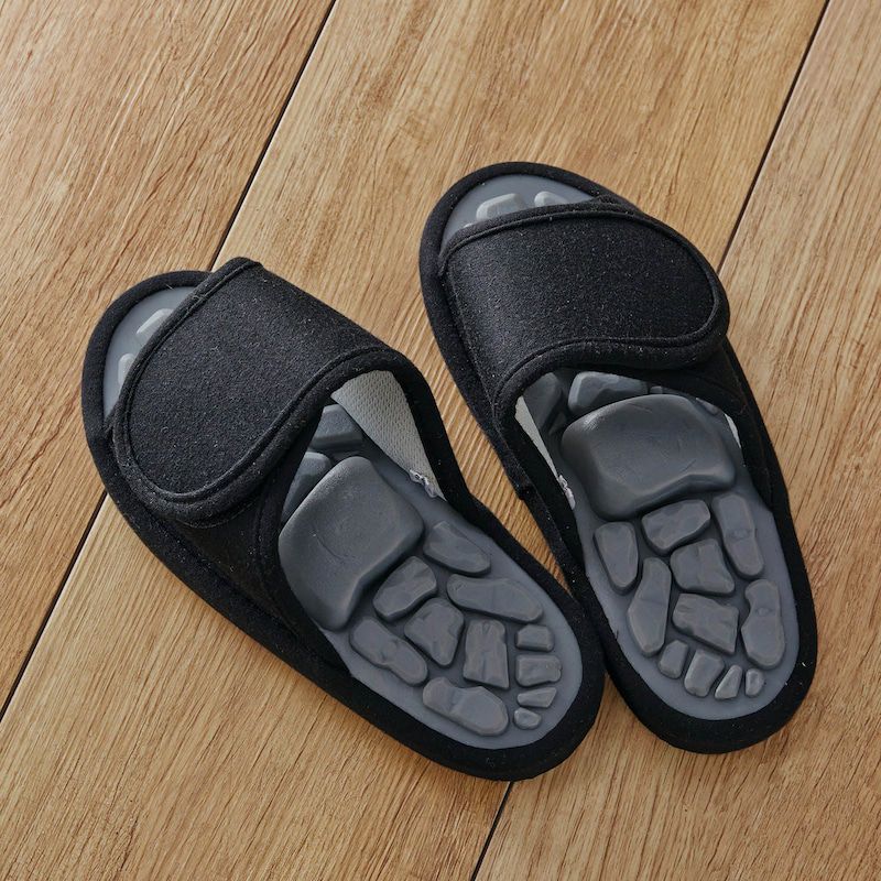 日本千趣會 - 硬式足底按摩室內拖鞋-岩石造型-深灰