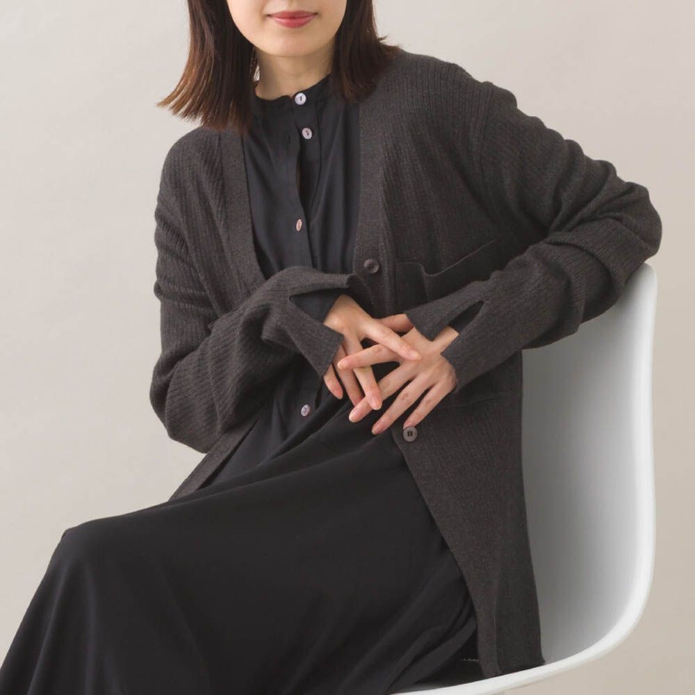 都會感V領排扣混嫘縈針織外套-深灰