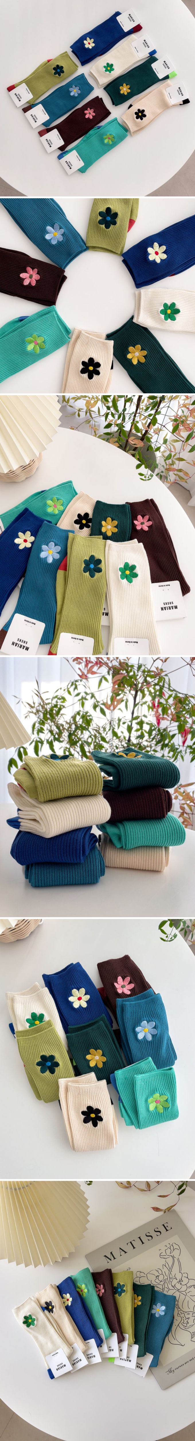 韓國 Marian - 小花刺繡直紋中筒襪-淺藍花-土耳其藍 (Free)