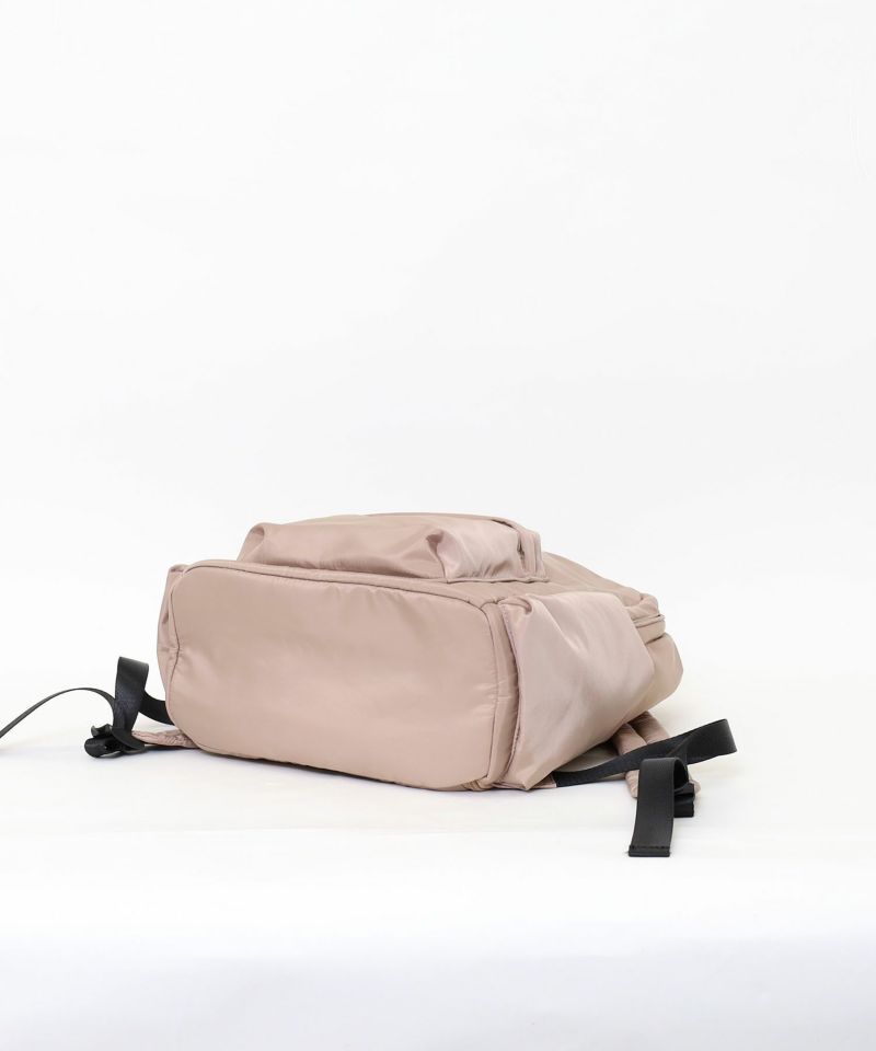 日本 COOCO - Lee聯名款 輕量美型後背包-淺灰 (W30*H39*D15cm)