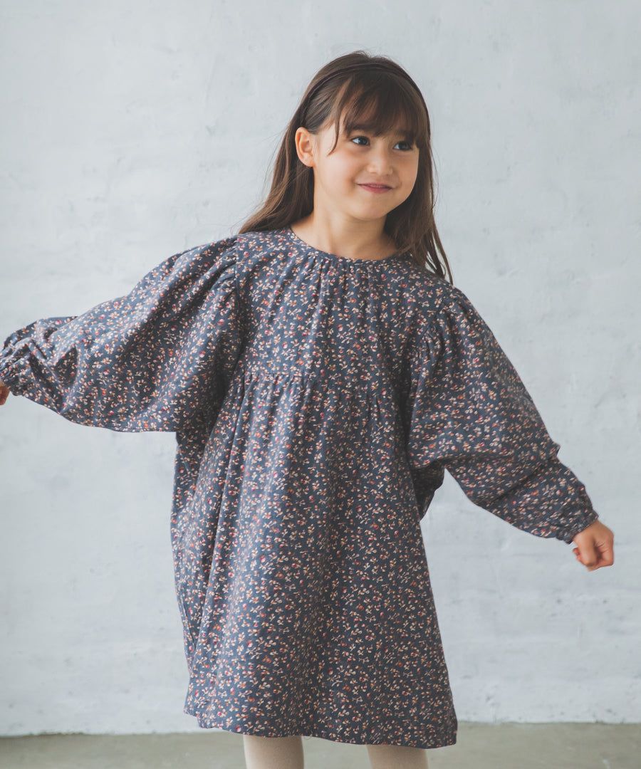 日本 PAIRMANON - 文藝氣息碎花澎澎袖洋裝-粉膚