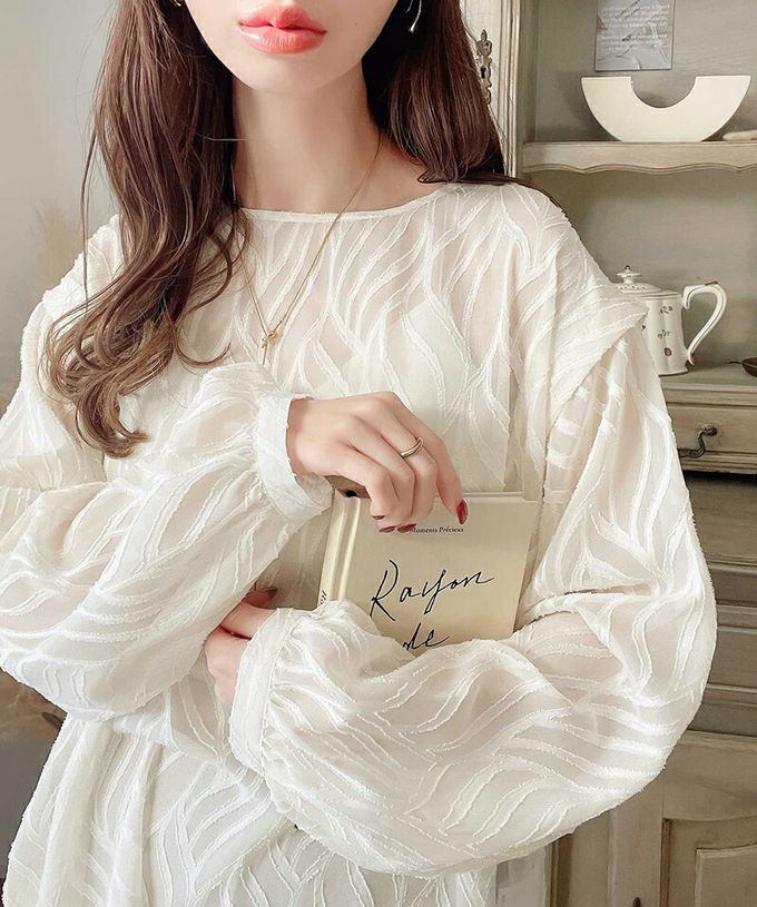 日本 Classical Elf - 波光粼粼刺繡透膚2way長袖襯衫-淺米杏