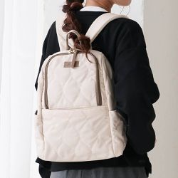 日本 LIZDAYS - 8口袋輕量絎縫防潑水時尚後背包-米杏