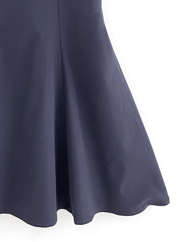 日本 GRL - 優雅翻領澎澎袖魚尾洋裝-淺米杏