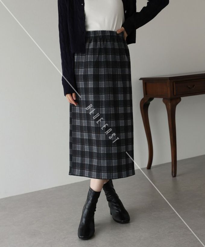 日本 BLUE EAST - 簡潔溫柔格紋後開叉合身長裙-海軍藍