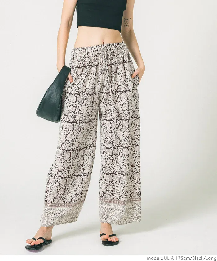 日本 COCA - 透氣印花修身寬褲-窗櫺印花-黑